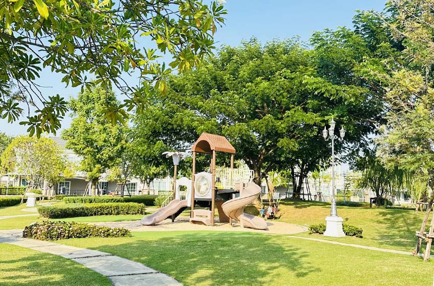 House with Shared Pool in Sukhumvit 